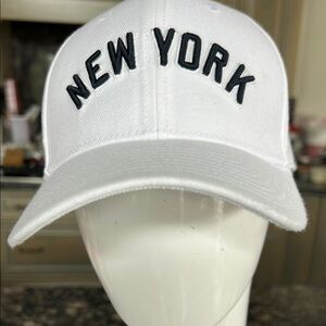 NIKE NEW YORK MENS'S BASEBALL CAP SIZE M/L NWT